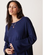 textured knit hanky hem long sve tee in navy