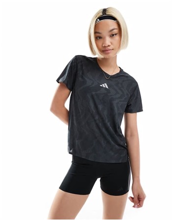 Training Ultimate t-shirt in black print