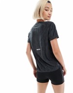 Training Ultimate t-shirt in black print
