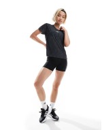 Training Ultimate t-shirt in black print