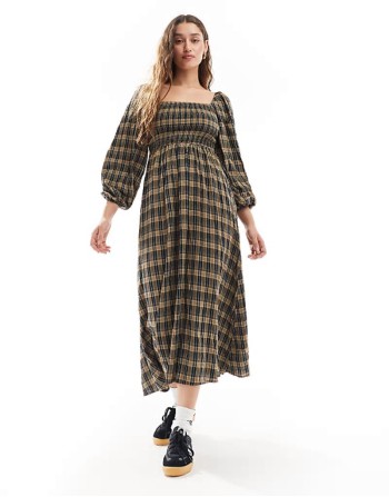 balloon sve maxi dress with shirred bodice in bronw navy check