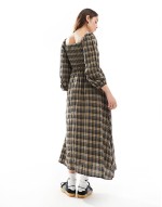 balloon sve maxi dress with shirred bodice in bronw navy check